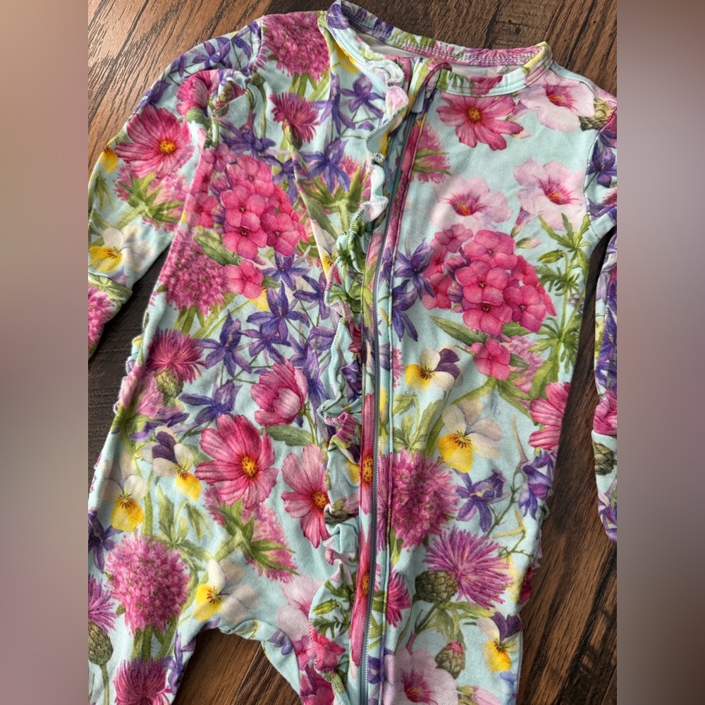 Posh Peanut Hadley -
Footie Ruffled
Zippered One Piece - Picture 5 of 8